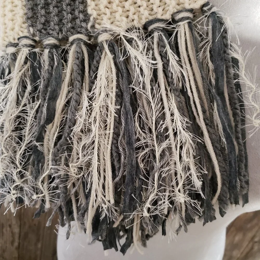 NEW Hand Knitted Cream Gray Boho Cowl Scarf Fringe Women's Cottage‎ Boho Western
